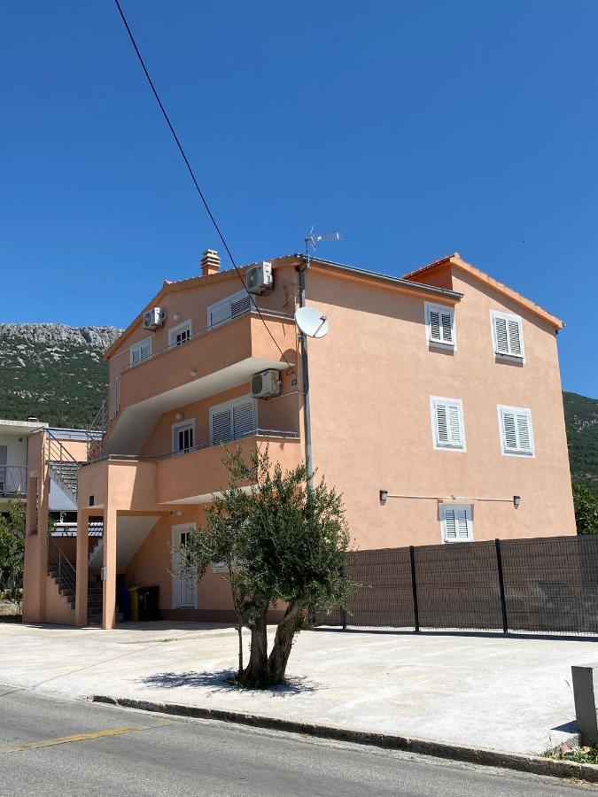 Apartments Ukic Kaštela Exterior foto